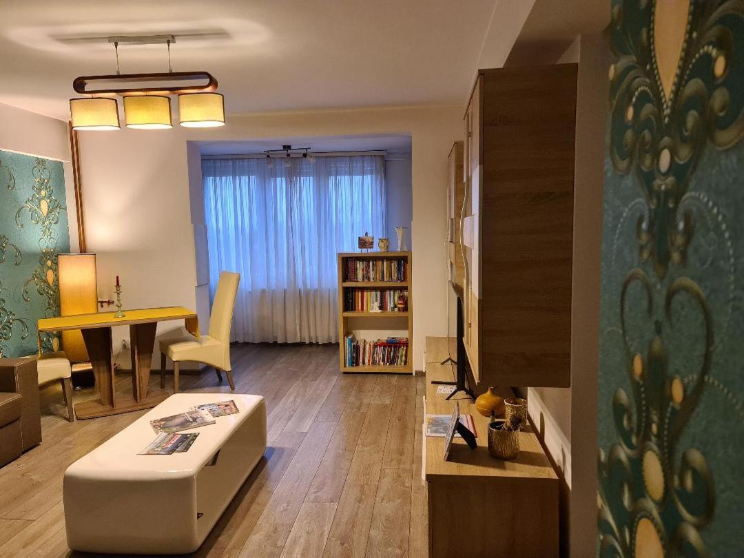 Apartamento Central Cosy Apart Oradea Exterior foto